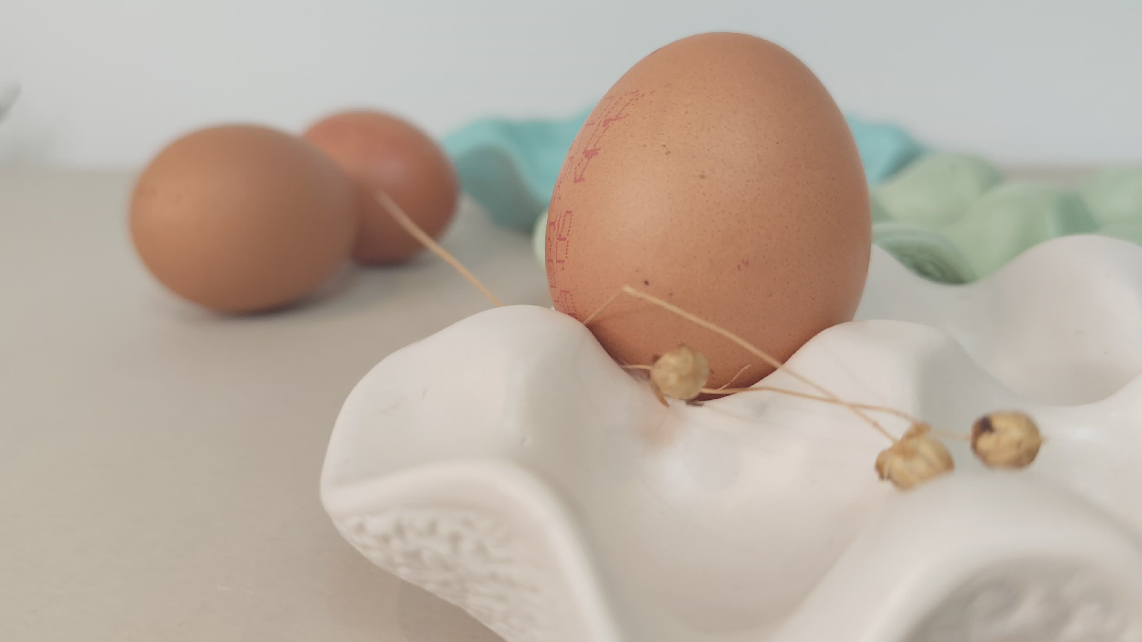 Load video: Handmade-Egg-holder-minimal-kitchen